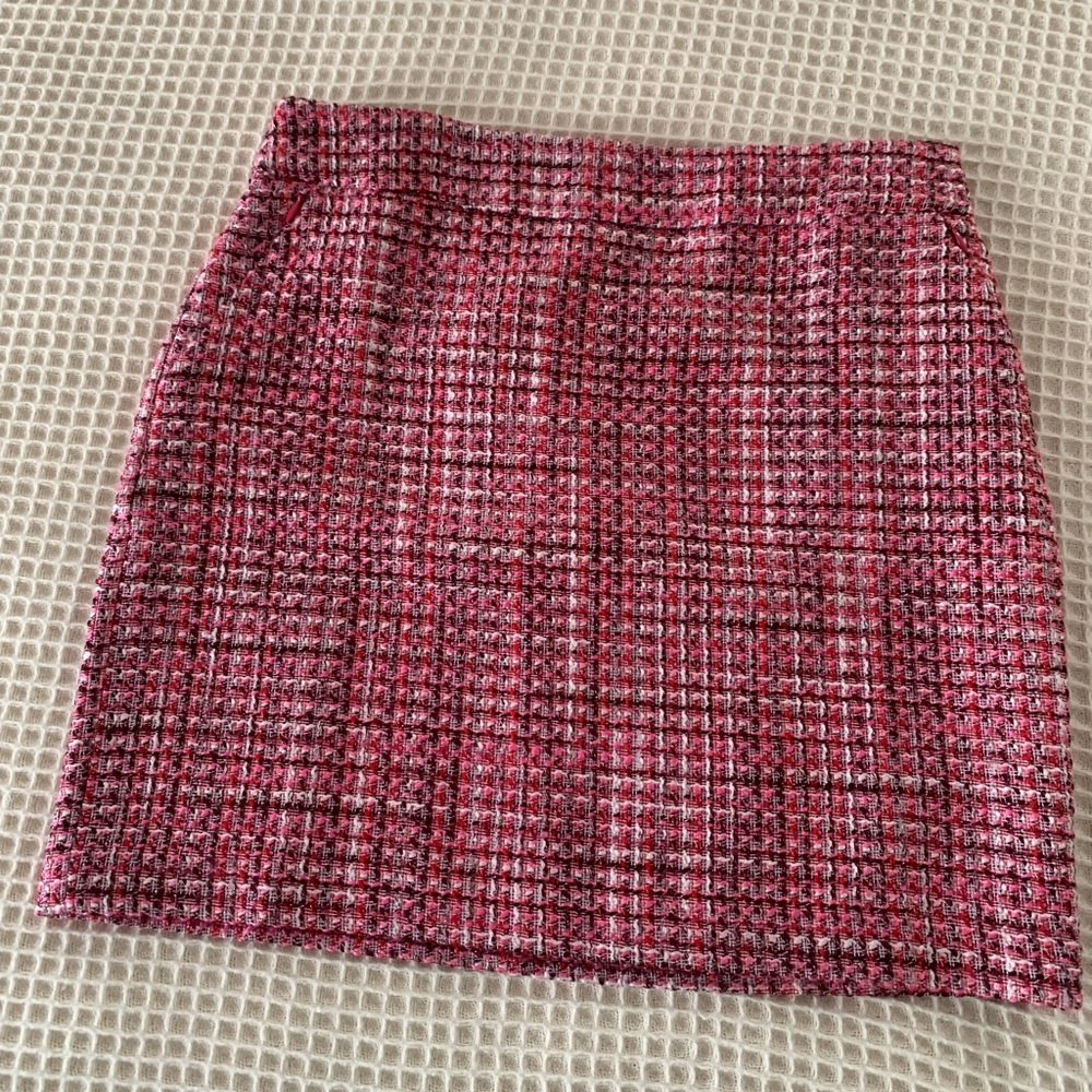 White House black market size 8 Tweed skirt